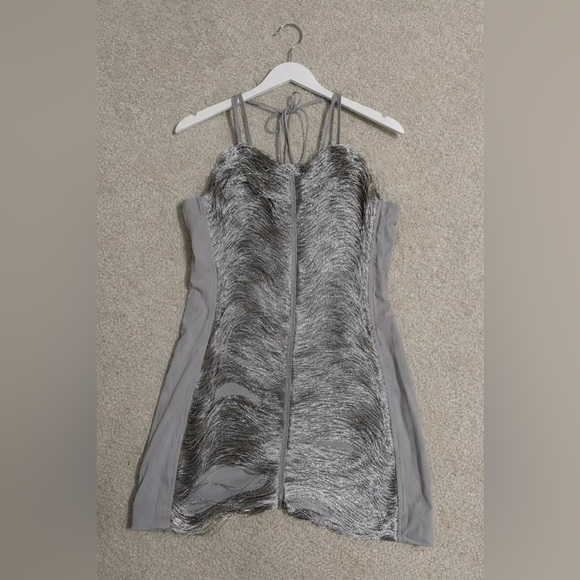 Micas NWT Silver Fringe Dress Size M - Picture 3 of 3